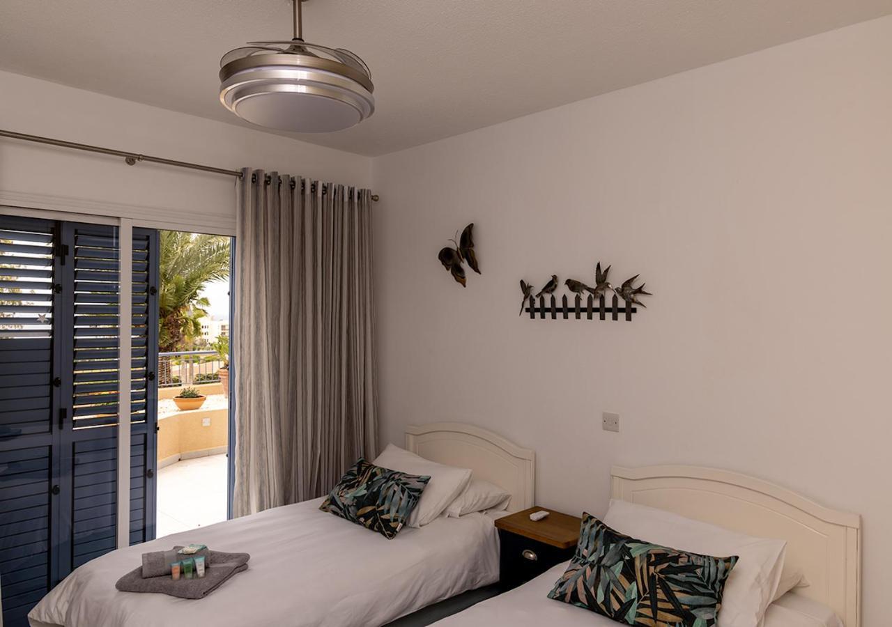 105 Kings Palace - Fabulous 2 Bed, 2 Bath, Large Patio With Garden - Sea Views Paphos Exterior foto